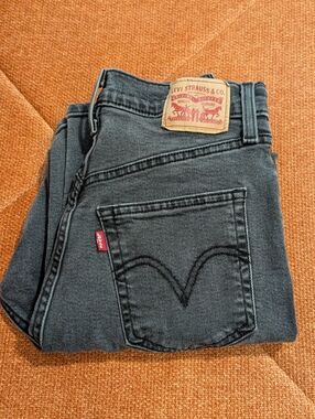 Levi's Ribcage Straight Ankle Jeans Size 28 gray Black